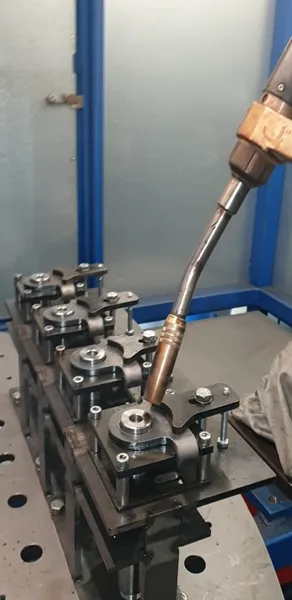 Bolzen mit Verdrehsicherung